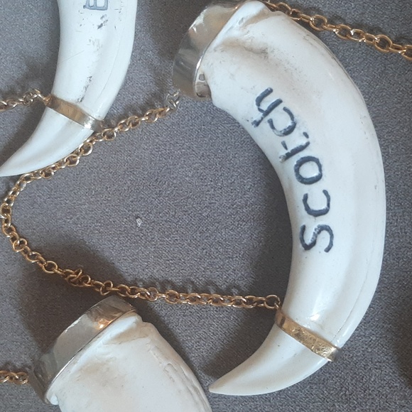 Vintage 6 boar tusk decanter labels - Picture 6 of 7